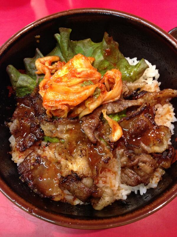 wak_a_a's tweet photo. すき♡ RT @butterflychiaki: 十番のカルビ丼♡ http://t.co/MEWv6d6hXp