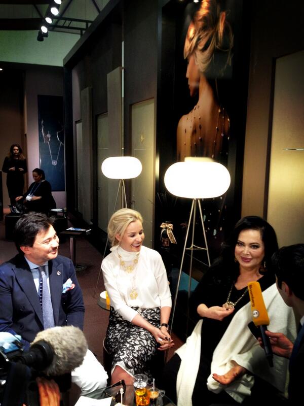 productionpera's tweet photo. İstanbul Mücevher Fuarında @IlBernardo 'yu #turkansoray ziyaret etti http://t.co/rCbDJuVOMr