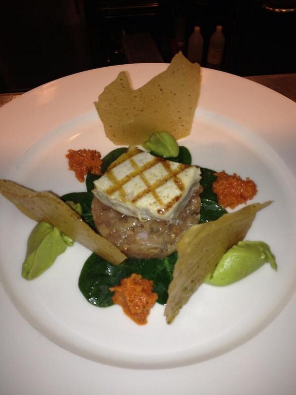 Op de nieuwe kaart: Gegrilde tonijn op een tartaar van makreel… Wat is uw favoriete gerecht? #durftevragen #uiteten