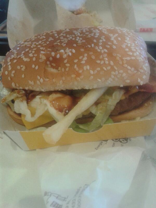 BudiWWE's tweet image. Enquête bij de Mac Donnald. Wilt u dit proeven? #FeedMeLess