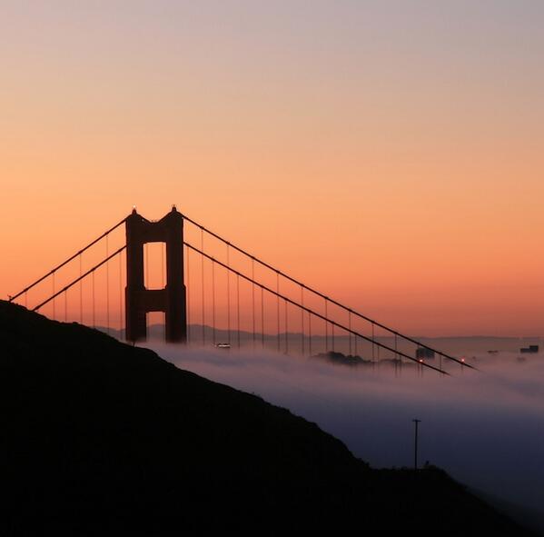 Good morning San Francisco sunrise today at 7:11 AM
#SolarAlert #SeeTheSun #iOS itunes.com/apps/mikeybox