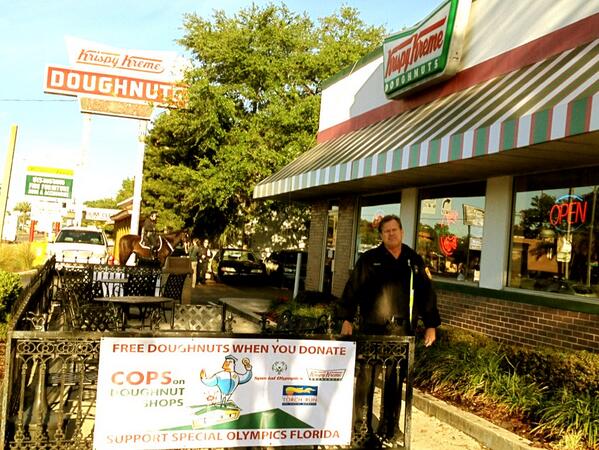 @TampaPD & @SpecialOlympics @soflinfo Larry Timmer at #CopsonDonutShops event at @krispykreme MacDill/Kennedy #LETR