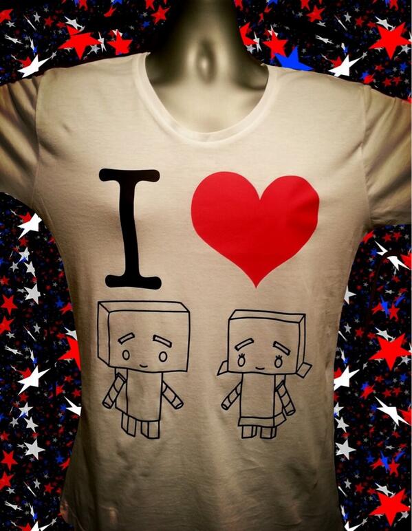 Bail183's tweet photo. Retweet this and help get @B4fashion to a 1000 followers I will pick one of you to receive the "I LOVE ROBOX" Tshirt http://t.co/ACwZPDMQBD