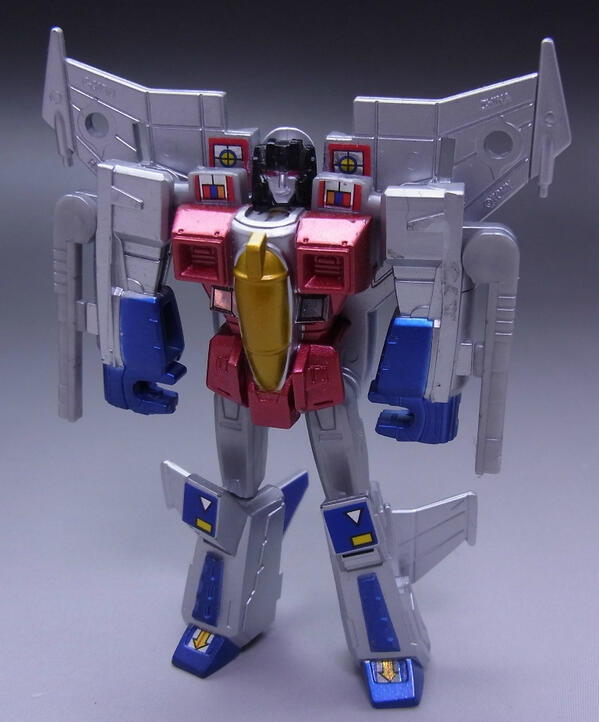 O Xrhsths Tf Tf トランスフォーマー大好き Sto Twitter おお G1トイ風 そういうのもあるのか Fisitron472 寝る前にパシャリ Ezコレクションガムのスタースクリームにリプロラベルのステッカーを貼りつけたもの メタリック塗装にメタリックシールが映える Http
