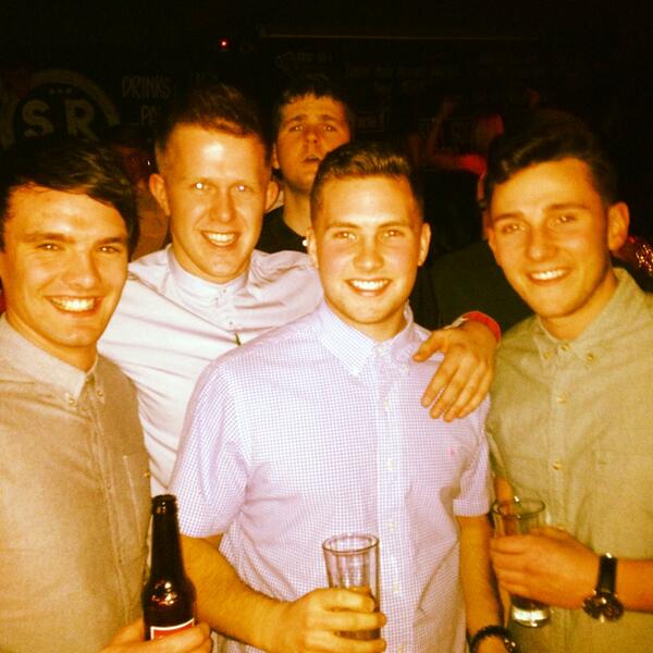 gaz_2127's tweet photo. @prgrogan @danyule1 @RossGrant8 http://t.co/irF2hMGEQE