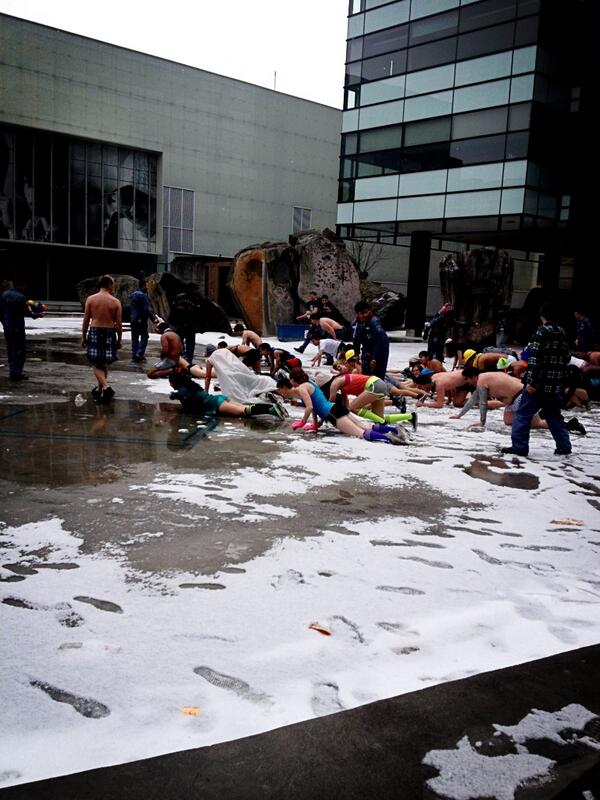 diandraurech's tweet image. Typical #Ryerson engineers up to some crazy shenanigans #RyersonProblems