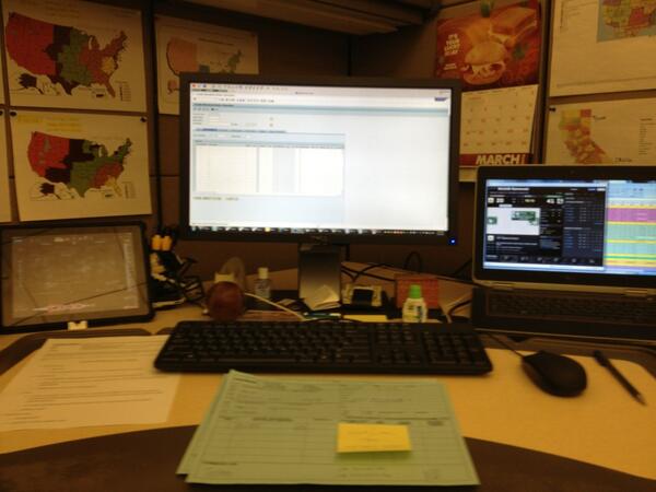 Homejuice19's tweet image. @Greenie51 @bclay22487 My desk setup today dominates the LOAF! #MarchMadness #ipad #DoubleMonitor