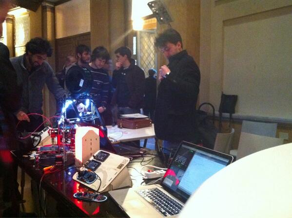 julietc84's tweet image. #officinearduino @CodemotionRoma @arduino