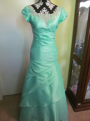 PromLocker tweet picture