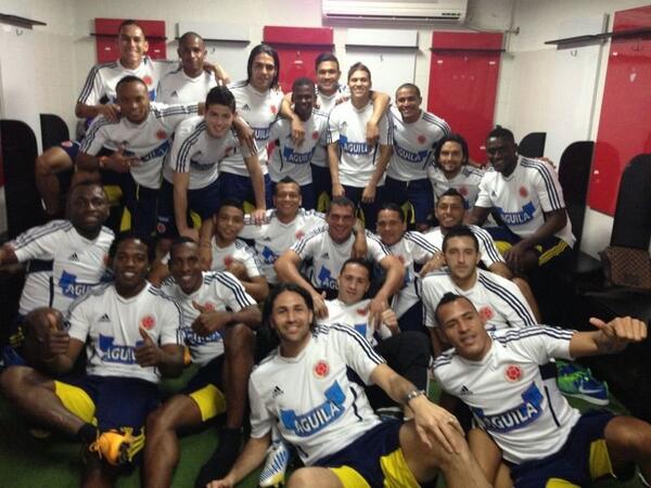 Macne10's tweet photo. La tropa con todo para mañana vamos COLOMBIA http://t.co/HoQTVjCiuu
