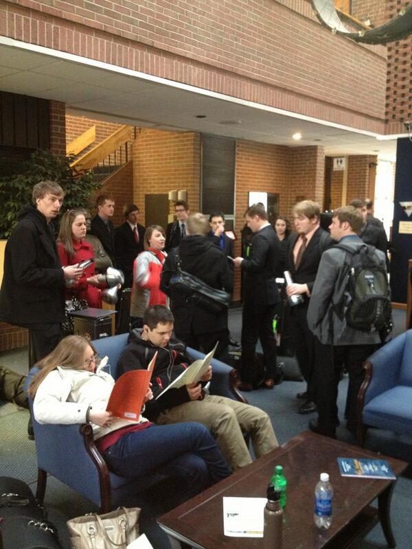 DrakeTrombones's tweet image. We are @ Brucker Hall. We go live at 6:15pmEST representing @DrakeUniversity. #DTCtour2013 usarmyband.com/video/live_vid…