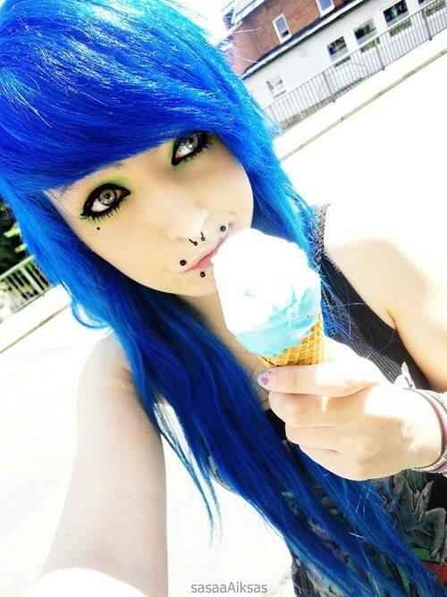 AllSceneGirls's tweet photo. Scream for her Ice Cream! http://t.co/9QtMrrU3Qh