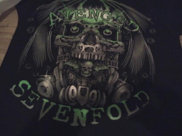 ZakKHouk's tweet photo. My avenged sevenfold t shirt http://t.co/N6uy94WWTs