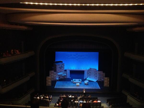 HM_Bustamante's tweet image. Well, their house is very clean... #nosebleedseats #swerve #irrelevanthashtags