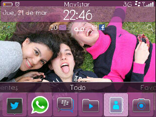 AgusLSerra's tweet photo. Las tengo de fondo niñas , las quierooo @Chelu_DelPercio. @Camizaratee http://t.co/WtBqu3xWsZ