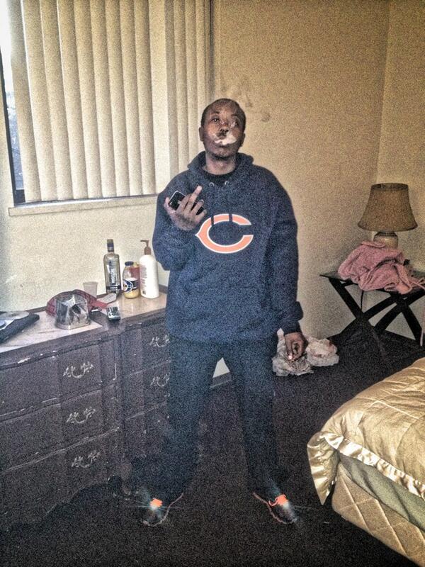 107MoneyMaker's tweet photo. If You Don't Fuck With Me Fuck You #NFL http://t.co/47yvBfYzWu