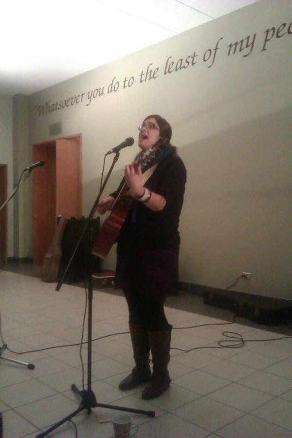 ReaganRooster's tweet photo. @sarahfarthing playing at STM JustYouth Share Lent fundraiser.  What a voice!  #stmcollege #yxe http://t.co/dundp4vaH7