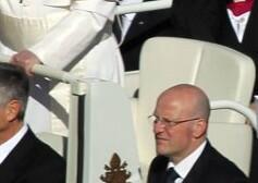 raulecardenas's tweet photo. @BuhoSanchez @peperacerx @funesomar @GCervantesO oye Buhele y cuando fuiste al vaticano?? http://t.co/NLfV3yj02V