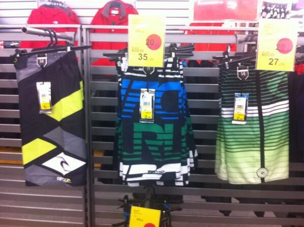 RDL_10's tweet photo. Comprando ropa para Lanzarote!!!!!con @Mittwii http://t.co/O9O8rLDR00