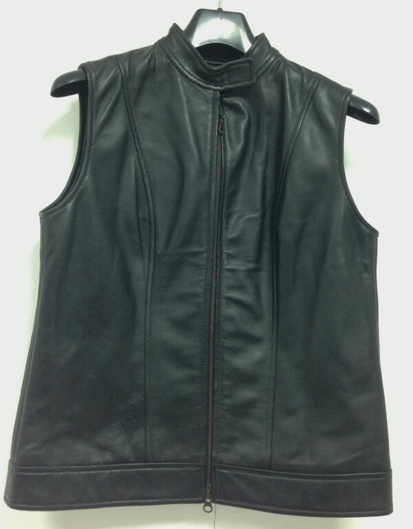 pathfindertech1's tweet photo. Ladies Gillet LEATHER WAISTCOAT

  Why not buy online today
 Visit : http://t.co/pDcJUZJuBy
 Tel : 01213337000 http://t.co/be3KYBket9