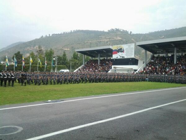 Ingreso de los flamantes cadetes de la promoción 77 de oficiales de ...