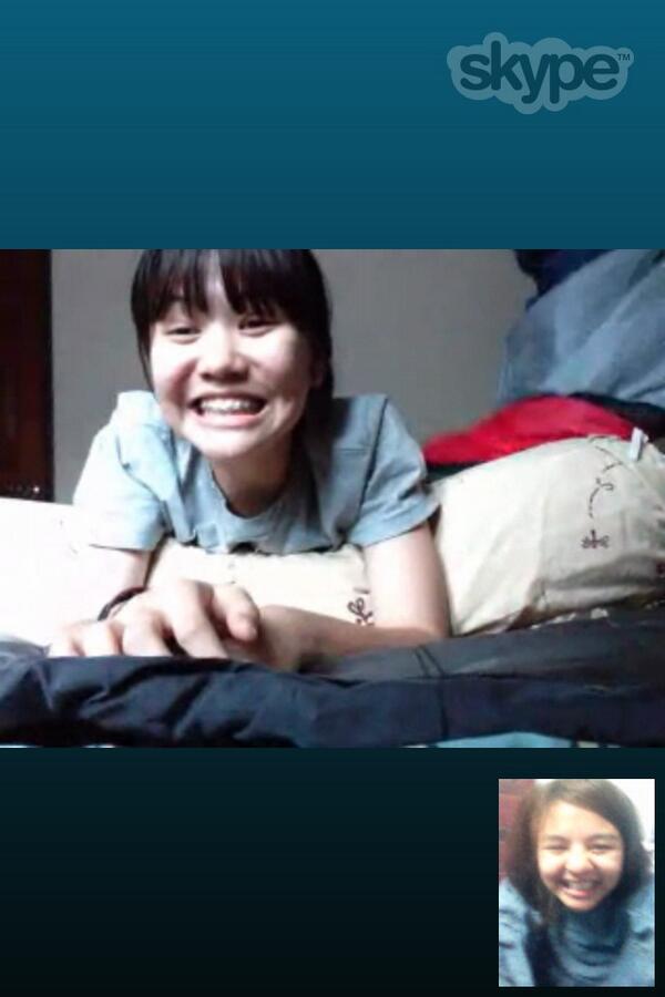 nutzelf's tweet image. แข่งกันบาน 5555555555 #skype #maprang @poolprang