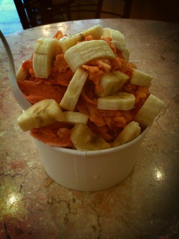 Mortuseon's tweet image. Uni in London will be depressing, but I guess there are plenty of places like this to cheer me up #quietstudy #froyo