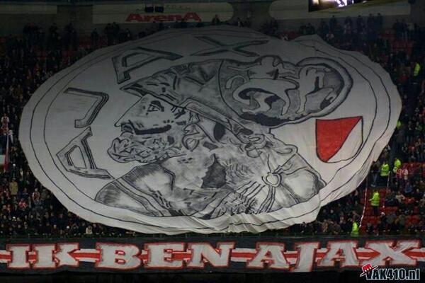 lekker, 8 wedstrijden voor einde bovenaan, op weg naar derde kampioenschap op rij