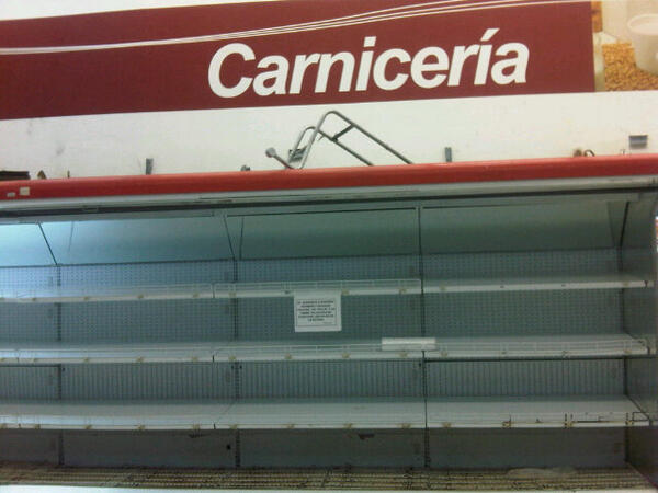 castilloapitz's tweet photo. Esta es la "soberanía alimentaria" que hay en el Bicentenario de Las Mercedes, antiguo CADA de Las Mercedes 10:15am http://t.co/4mQpqYehnB