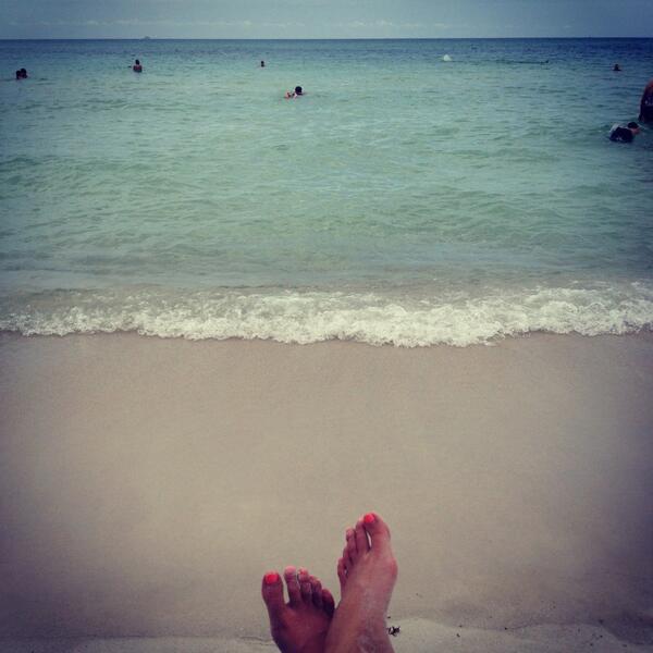 TylerLeigh04's tweet image. 3 days. Lets go. #bifftime 
Throwback Sunday to PCB for my 18th birthday. 🎉