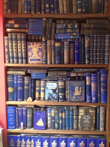 AnyAmountBooks's tweet photo. The man who loved blue books too much... http://t.co/0FRN5DMXr2