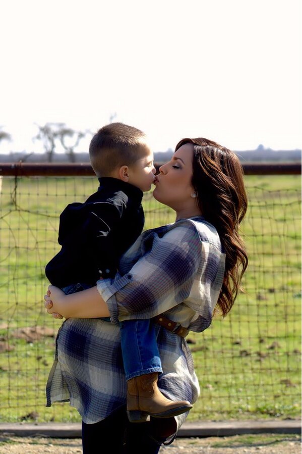 vonamber's tweet photo. My little cowboy and baby Wyatt! 😘 http://t.co/IcRSw9rTQz