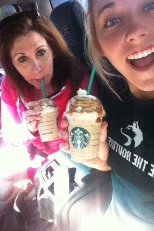 adowns10's tweet image. Free Starbucks☕ #basicccc