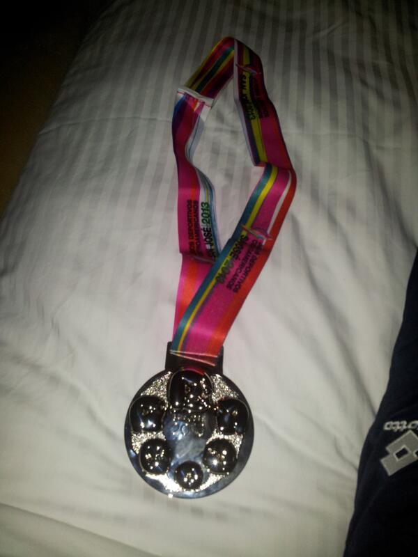 Mike_lasso30's tweet photo. Gracias Dios x la medalla d plata t amo http://t.co/GRYHswOklA