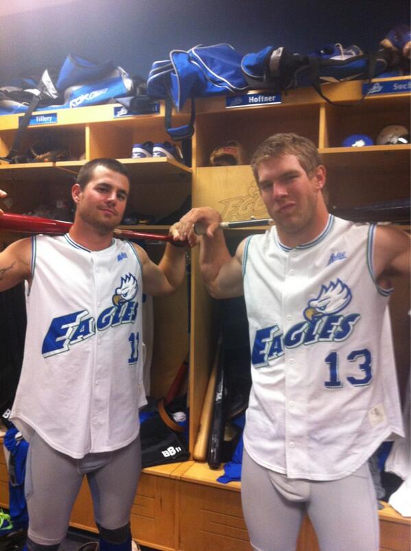 Dane_Wisneski11's tweet image. Sleeveless sweeps. #noundershirtneeded #OFlove