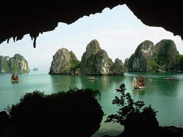 PicsNature's tweet photo. Halong Bay, Vietnam http://t.co/IUCKk8UGxK