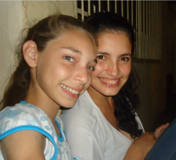 Con la mas herm♥sa del muundo enteroo...@AdriianitaL