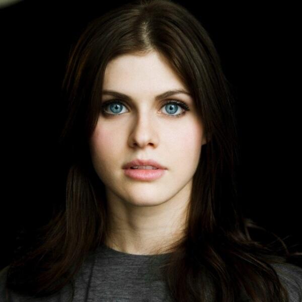 LoganLerman21_'s tweet photo. How is she not perfect ? http://t.co/jVyo0ffXkv