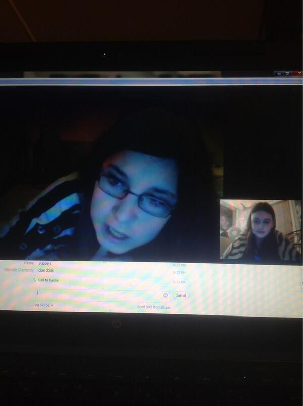 CRFTCorp's tweet photo. Chatting with Cassie waiting for the video to upload yup yup! :) http://t.co/Wqm9vEX40n