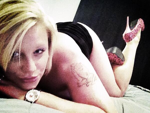 CaelaKash's tweet photo. #BossBitchSwagg #GetItHowYouLive #Kash http://t.co/EAzkbEPNhx