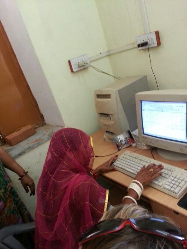 RedRickshaw's tweet image. Woman does not know how to read or write but does data entry for the village panchayat #MagicOf Norti Bai
