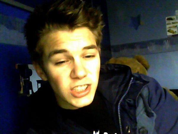 itisbainz's tweet photo. People say I'm too hot, sometimes, they're right. http://t.co/hK7ME3jPcb