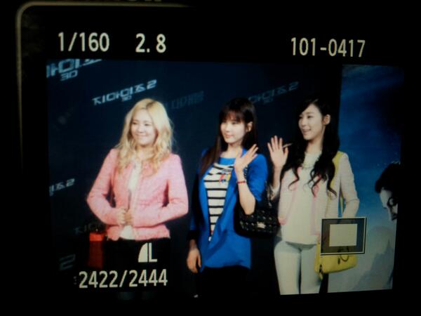 [PIC][11-03-2013]HyoYeon - SeoHyun và Tiffany xuất hiện tại buổi công chiếu bộ phim "G.I.Joe 2" vào tối nay - Page 2 BFE_ABnCUAAU1pE