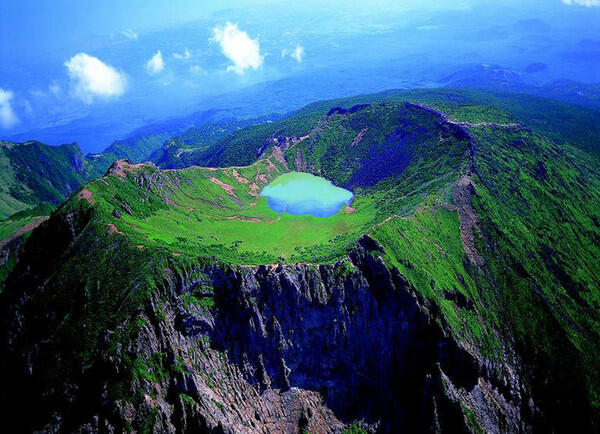 PicsNature's tweet photo. Jeju Island Lava Tubes, South Korea http://t.co/PgS1oaUQy7