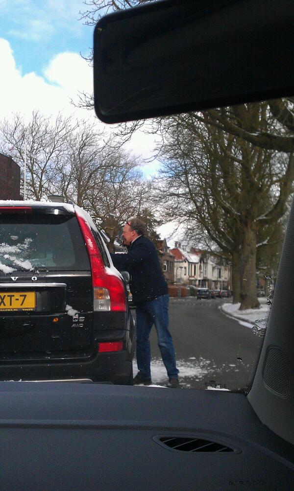 Hermanvdroest's tweet image. Even de stop opdracht achter de auto van #Bertvisscher #Visscher