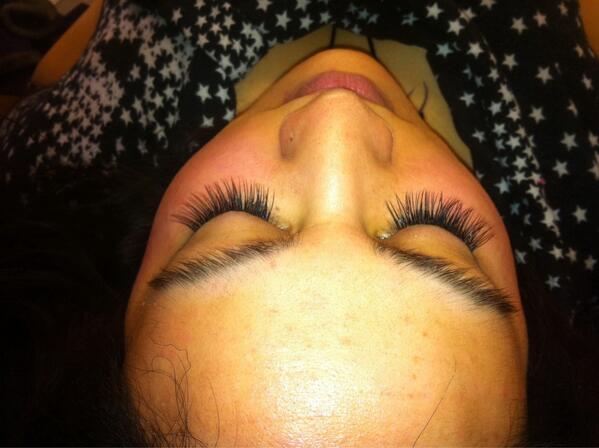 AtDiamond's tweet image. Full set of eyelashes £20..book now girls!