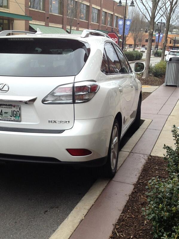 russelled's tweet image. That&apos;s (not) My Girl #parallelpark #fail