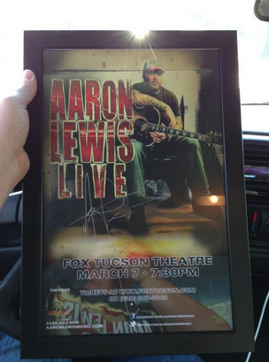 Aaronlewismusic's tweet photo. Nice frame, man. Had a great time in Tucson. | http://t.co/HaL9lFqOQs