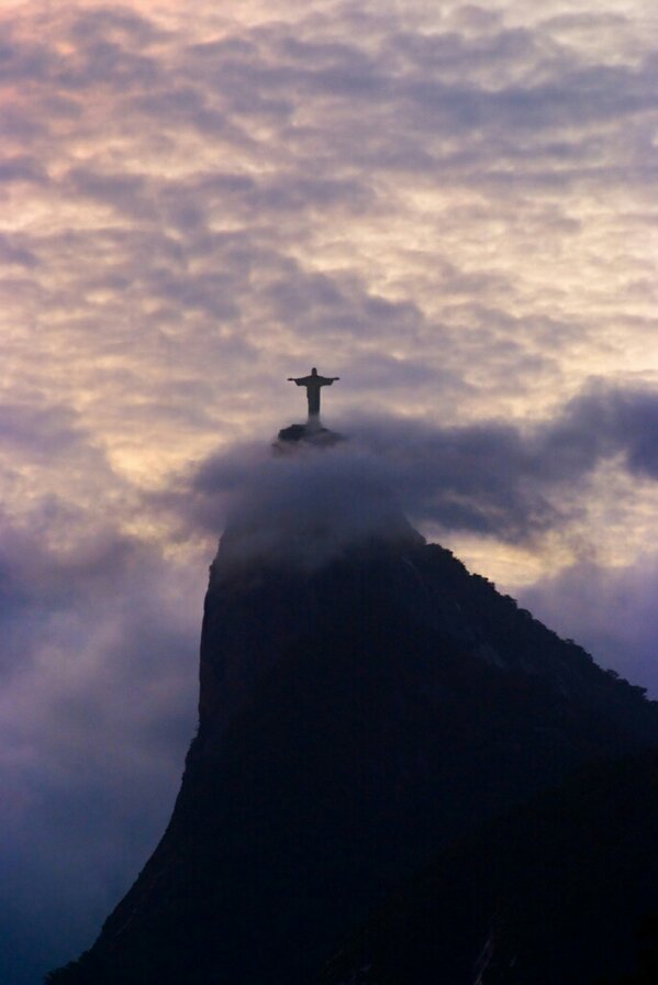 _AmazingPhotos's tweet photo. Christ The Redeemer, Rio. http://t.co/yPO2sgP0jR