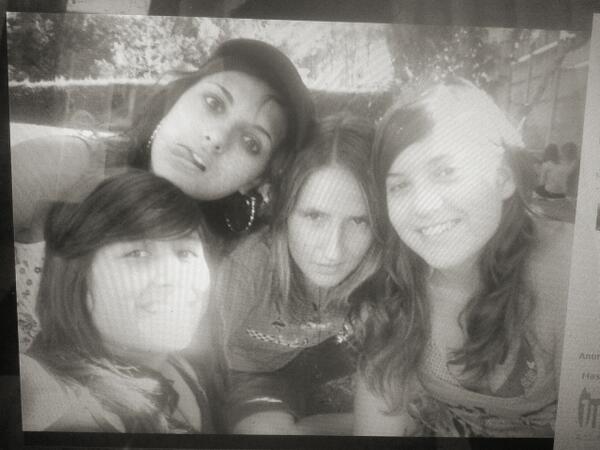 MikaBtz1's tweet photo. @marinacaldero @Marta_sa3 Ayudarme a buscar a un especialista. Fotos como estas hacen que delire!! @LauraBague to lok http://t.co/TmhdUJq4zR